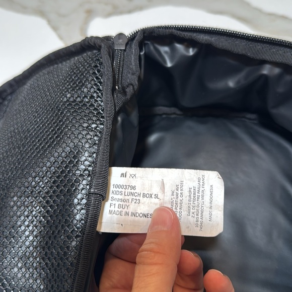 Dakine School Black Kids Tropic Dusk Lunch box / bag  5L with Floral Design - Picture 9 of 9